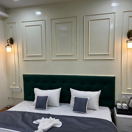 Hotel Cosmopolitan Rooms & Banquet Prayagraj Exterior photo
