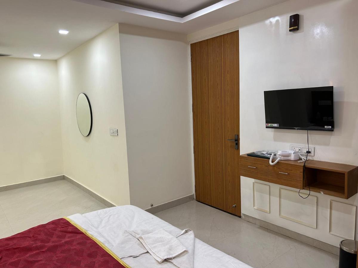 Hotel Cosmopolitan Rooms & Banquet Prayagraj Exterior photo