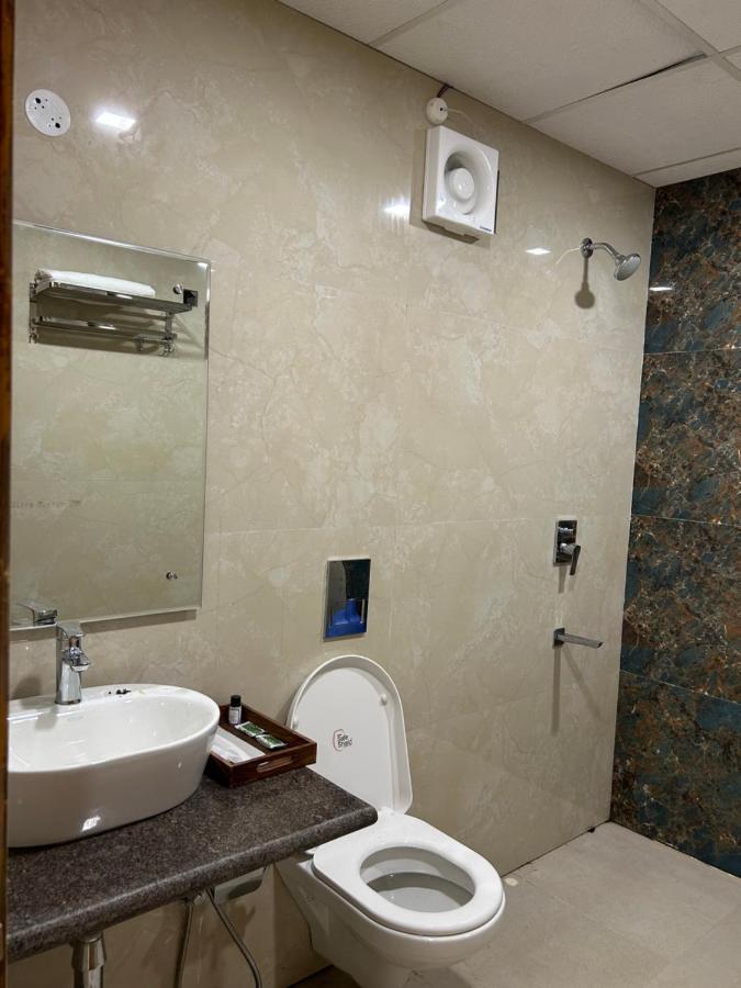 Hotel Cosmopolitan Rooms & Banquet Prayagraj Exterior photo