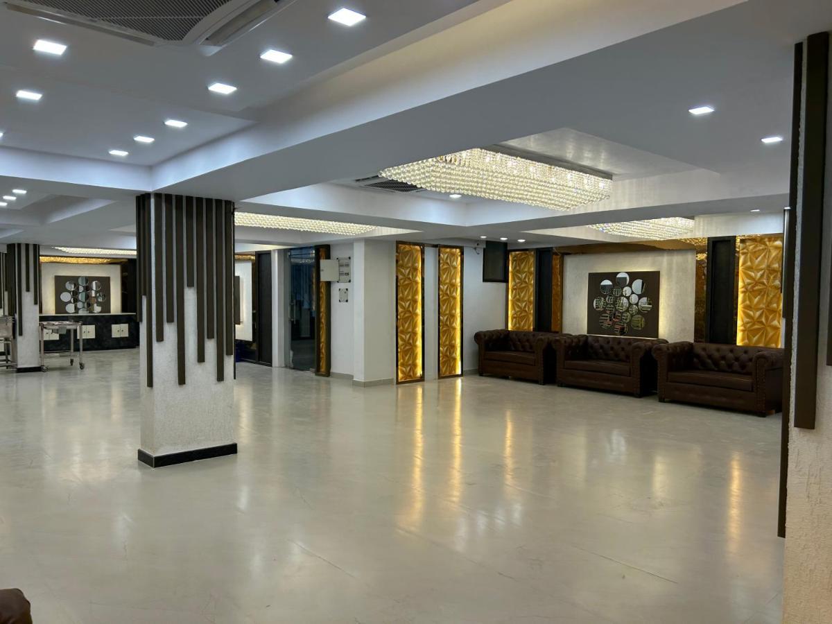 Hotel Cosmopolitan Rooms & Banquet Prayagraj Exterior photo