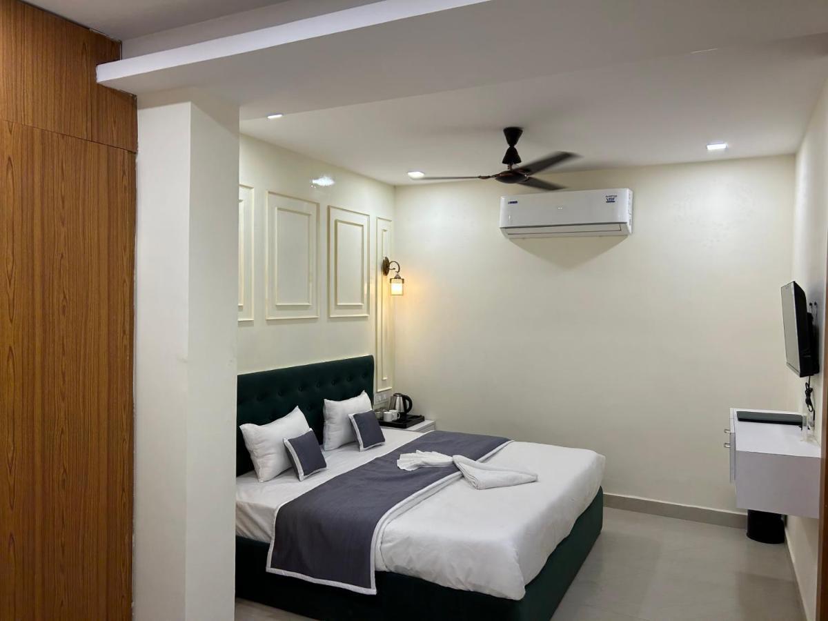 Hotel Cosmopolitan Rooms & Banquet Prayagraj Exterior photo