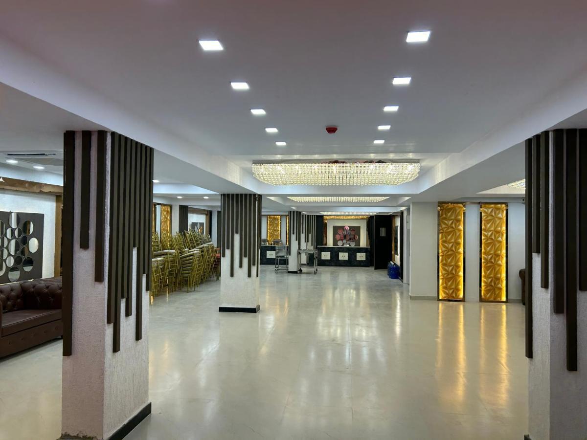 Hotel Cosmopolitan Rooms & Banquet Prayagraj Exterior photo