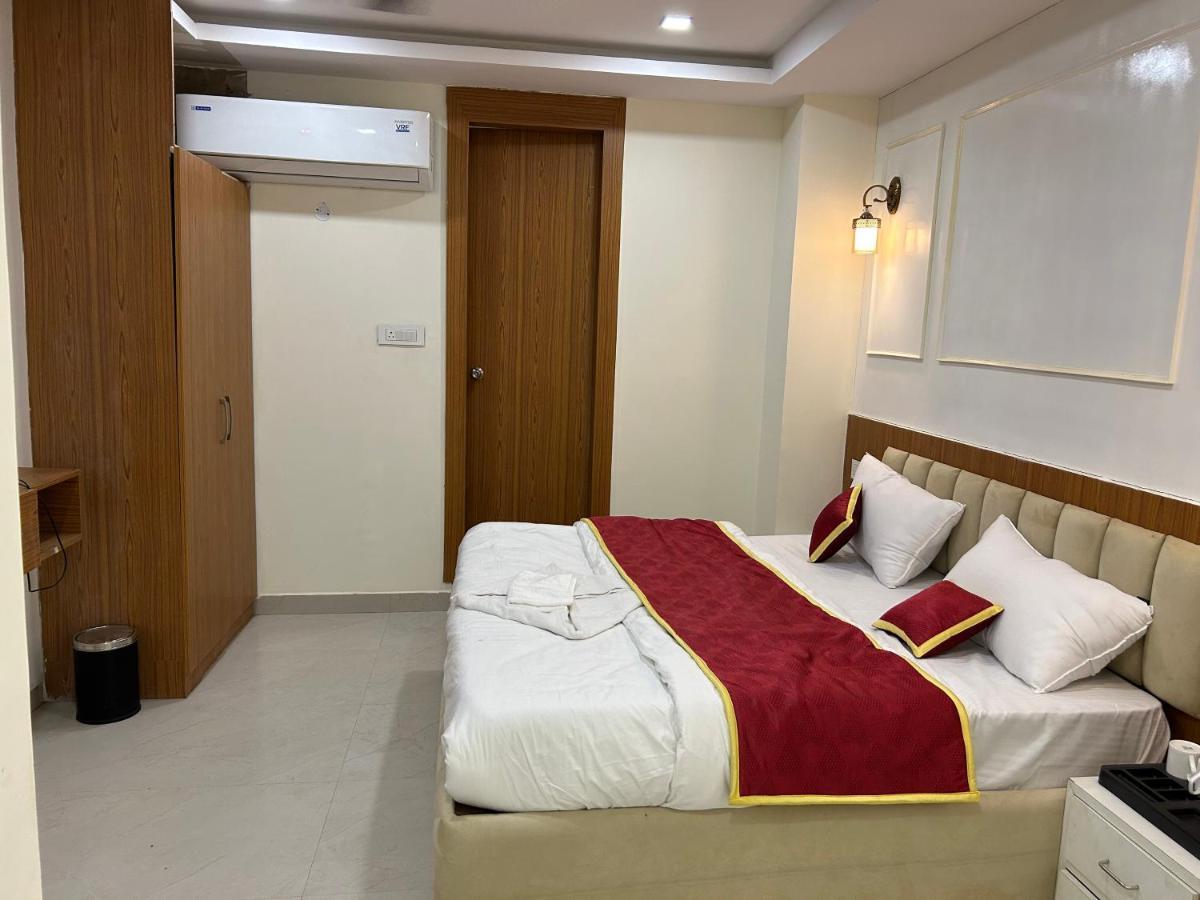 Hotel Cosmopolitan Rooms & Banquet Prayagraj Exterior photo