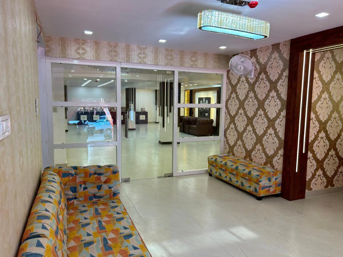 Hotel Cosmopolitan Rooms & Banquet Prayagraj Exterior photo