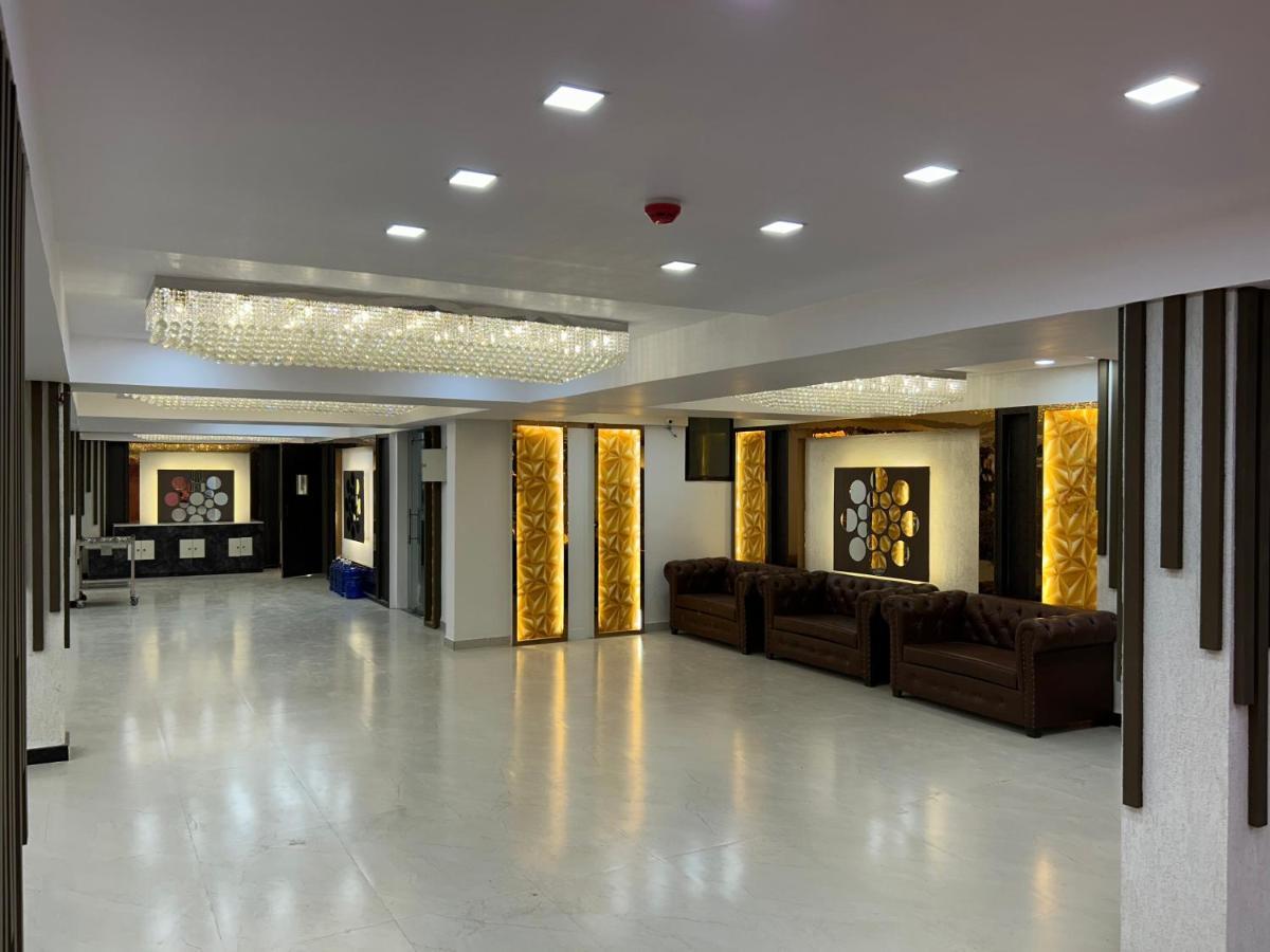 Hotel Cosmopolitan Rooms & Banquet Prayagraj Exterior photo
