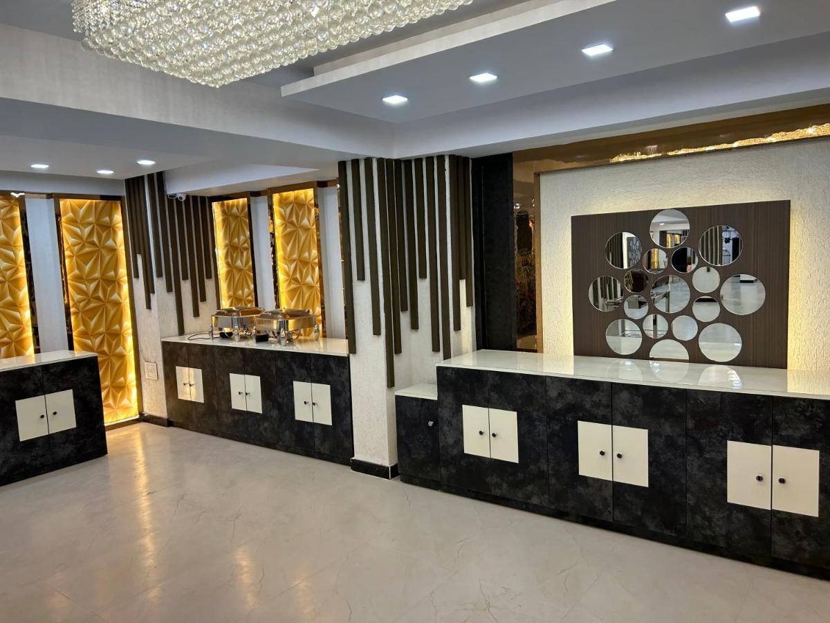 Hotel Cosmopolitan Rooms & Banquet Prayagraj Exterior photo