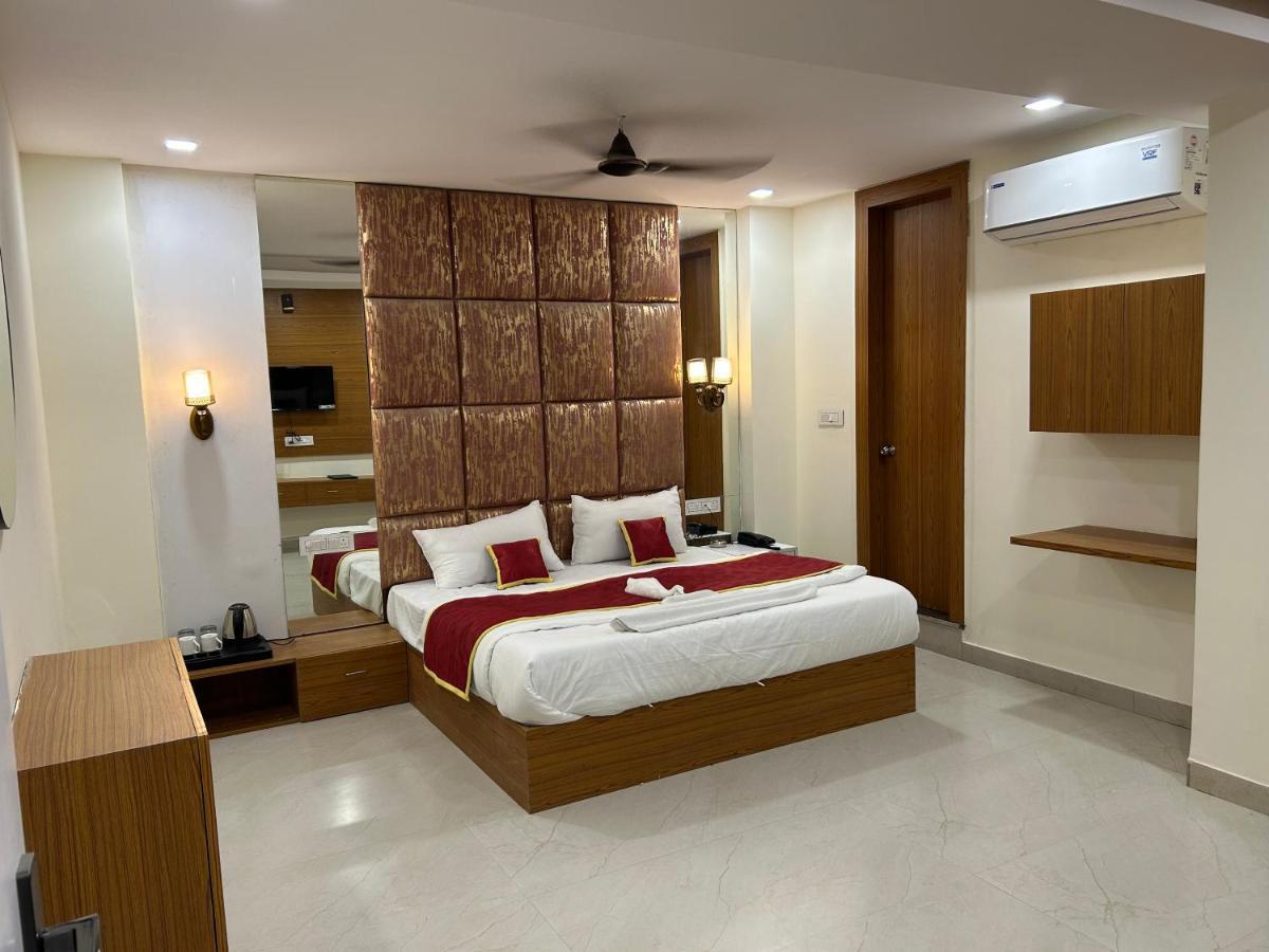 Hotel Cosmopolitan Rooms & Banquet Prayagraj Exterior photo