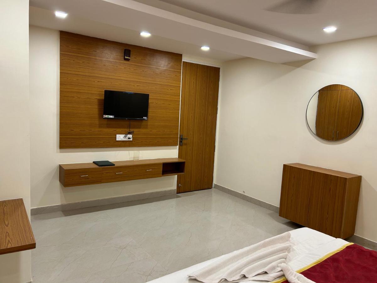 Hotel Cosmopolitan Rooms & Banquet Prayagraj Exterior photo