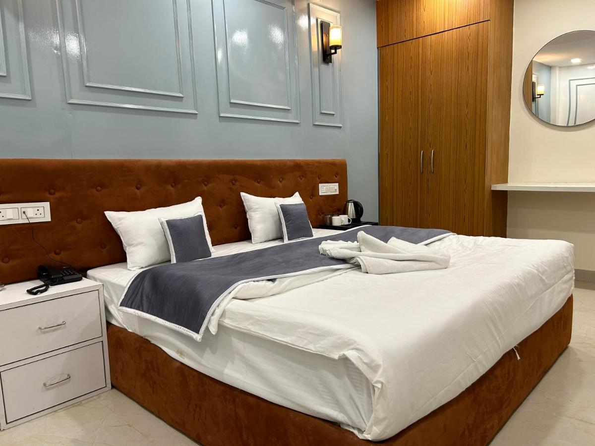 Hotel Cosmopolitan Rooms & Banquet Prayagraj Exterior photo