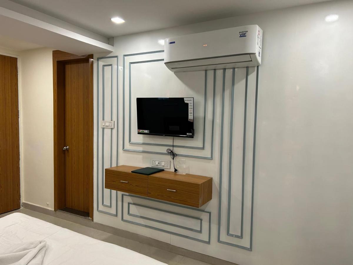 Hotel Cosmopolitan Rooms & Banquet Prayagraj Exterior photo