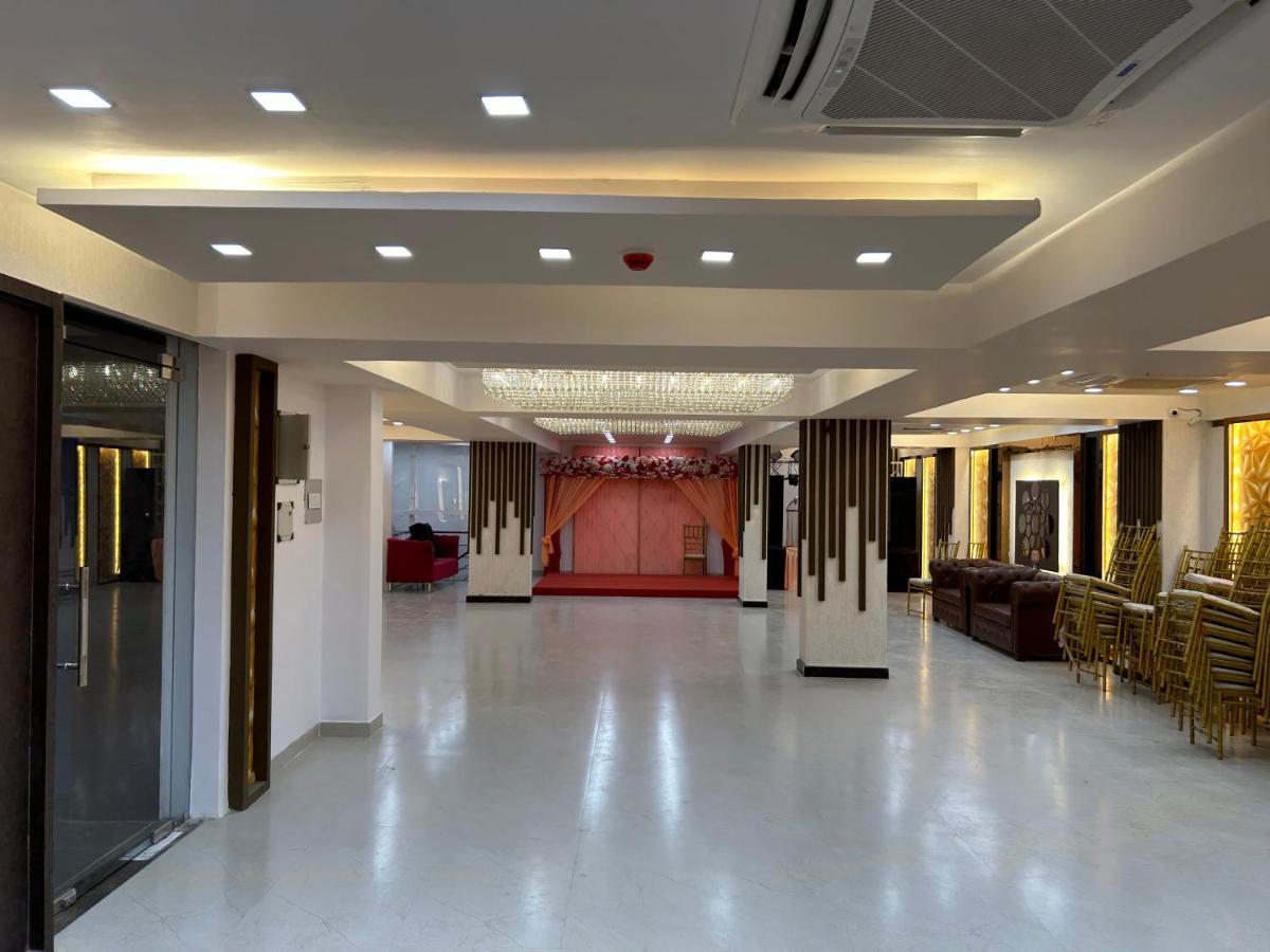Hotel Cosmopolitan Rooms & Banquet Prayagraj Exterior photo