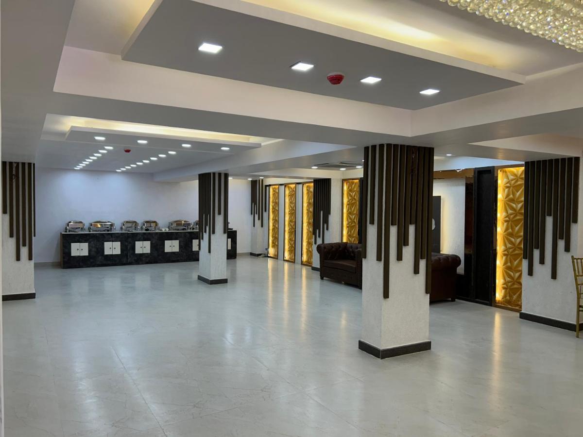 Hotel Cosmopolitan Rooms & Banquet Prayagraj Exterior photo