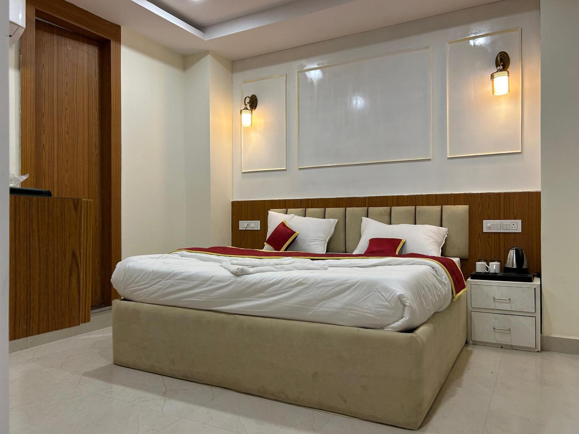 Hotel Cosmopolitan Rooms & Banquet Prayagraj Exterior photo