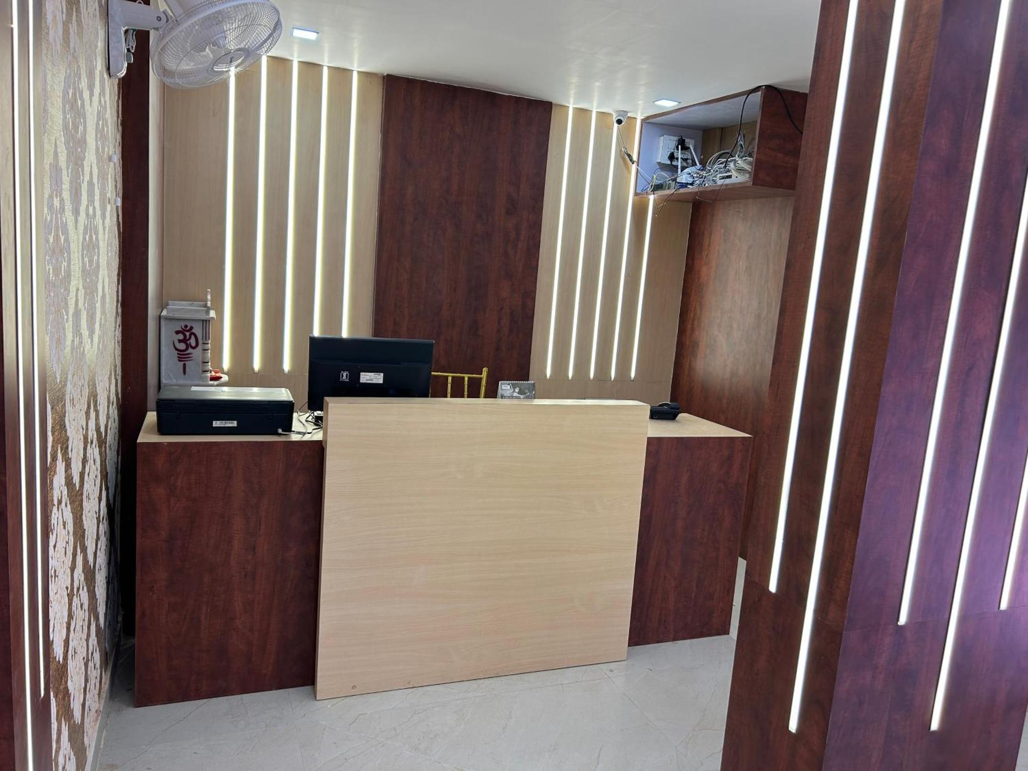 Hotel Cosmopolitan Rooms & Banquet Prayagraj Exterior photo